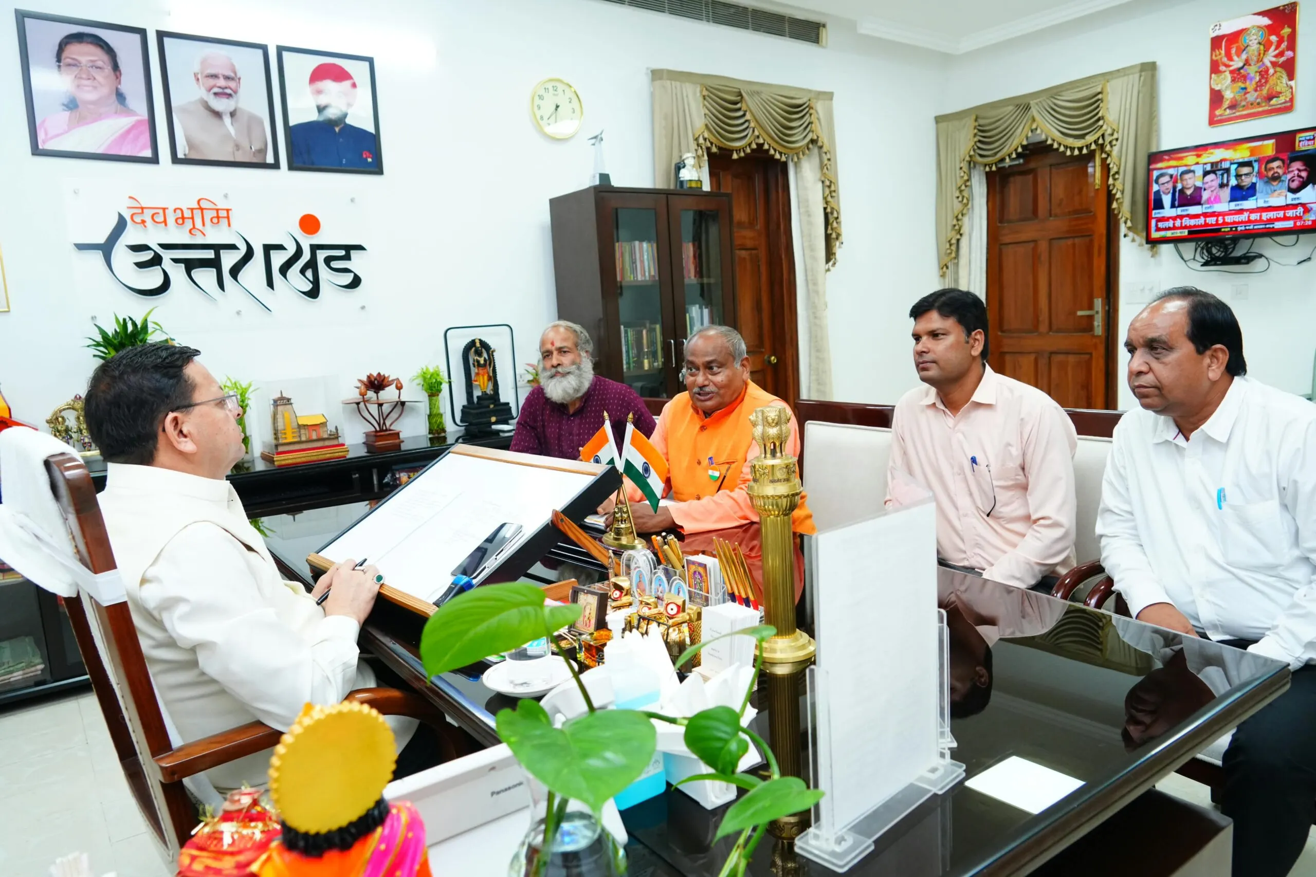 स्वतंत्रता सैनानी परिवारों की आवाज पहुंचीं मुख्यमंत्री तक: सीएम धामी ने दिया भरोसा