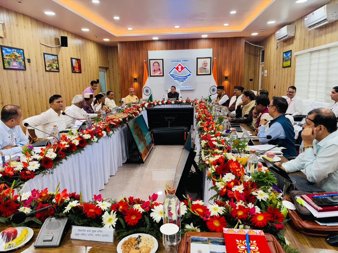 बनबसा कैबिनेट में 24 बड़े फैसले: भूमि अधिकार से उच्च शिक्षा कौशल योजना तक कई प्रस्ताव मंजूर