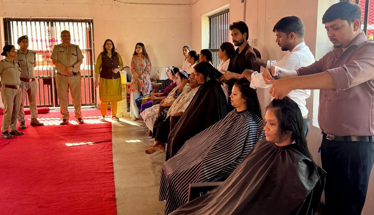 जिला कारागार की महिला बंदियों के लिए व्यक्तित्व विकास एवं ग्रूमिंग प्रशिक्षण की पहल