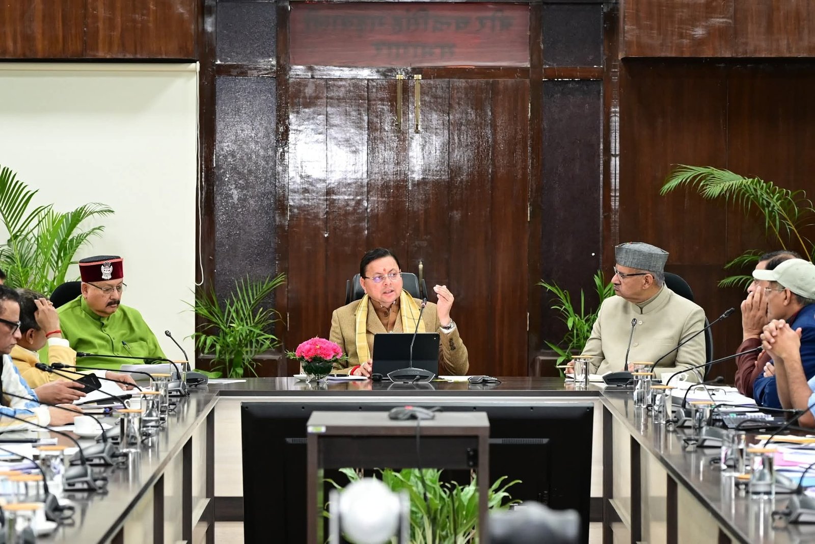 सीएम धामी ने कृषि पशुपालन पर्यटन एवं उद्योग क्षेत्र से जुड़ी विभिन्न योजनाओं की की समीक्षा : दिए जरूरी दिशा निर्देश