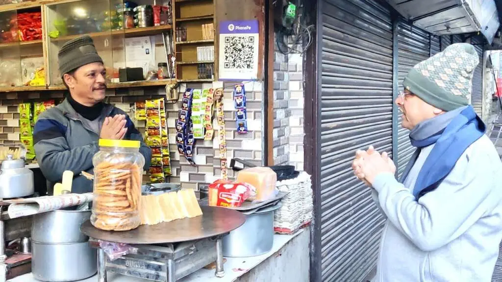 सीएम धामी का नैनीताल में मॉर्निंग वॉक, जनता से की मुलाकात, लिया चाय का आनंद