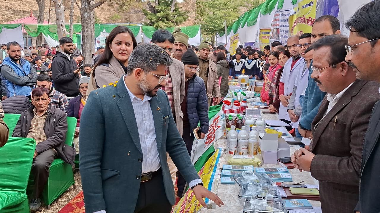 सरकार जनता के द्वार के तहत दसऊ में आयोजित हुआ बहुउद्देशीय शिविरः 735 से अधिक लाभार्थियों को मिला सेवाओं का लाभ