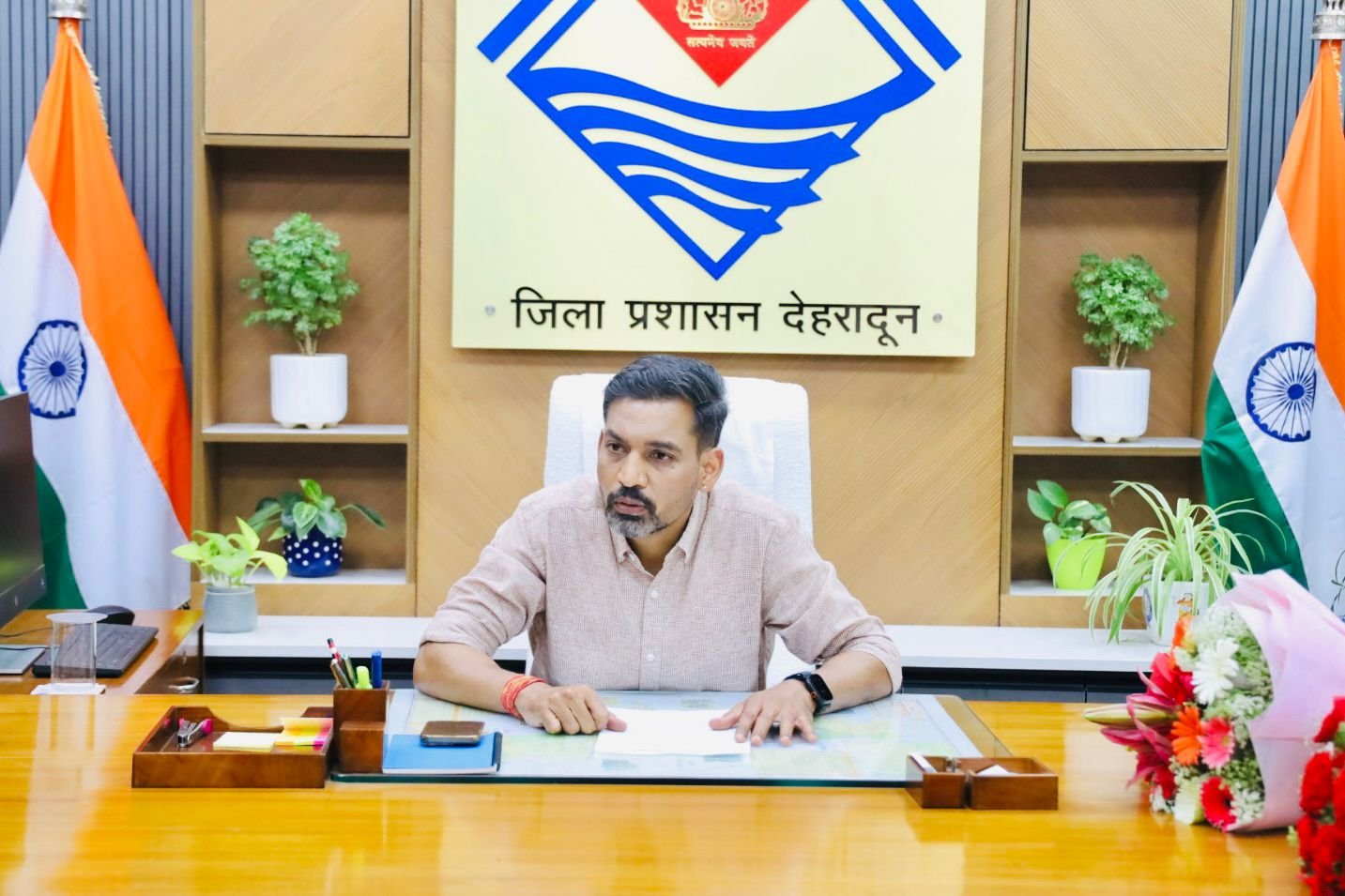 जन अपेक्षाओं के अनुरूप परिणाम देने पर रहेगा फोकस: योजनाओं का लाभ अंतिम व्यक्ति तक पहुंचे-DM डॉ. आशीष चौहान