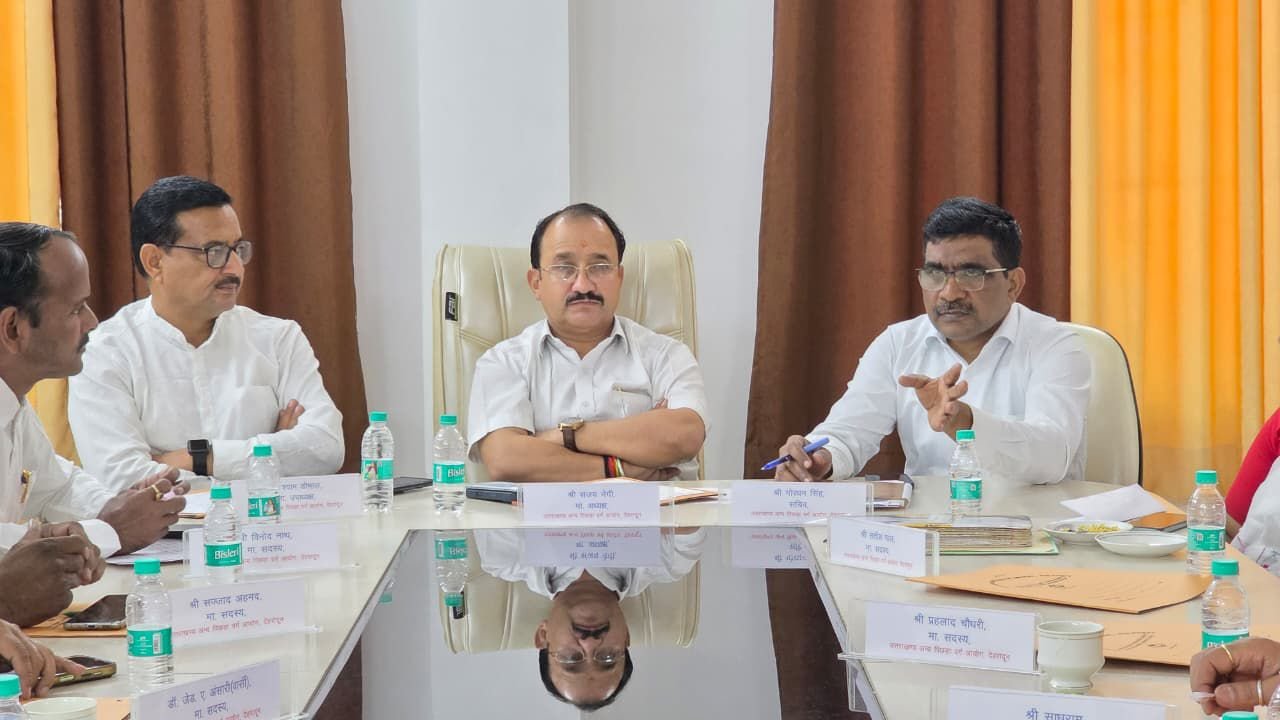 अन्य पिछडा वर्ग आयोग में 10 शिकायतों पर हुई सुनवाई: विभागों को दिए सख्त निर्देश