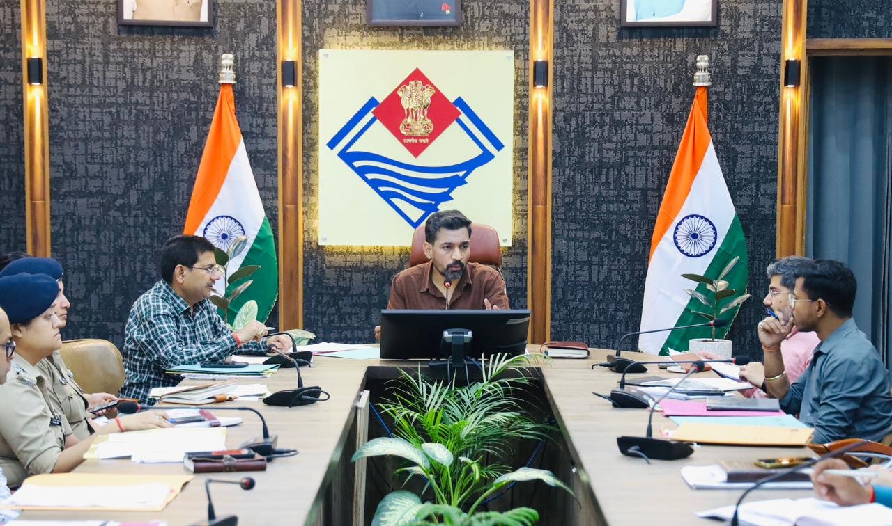 राष्ट्रपति के प्रस्तावित दौरे को लेकर देहरादून प्रशासन अलर्ट: DM ने की उच्चस्तरीय समीक्षा बैठक