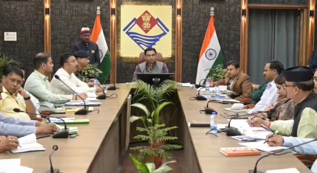 जिला प्रशासन के एक्शन का हुआ असर: देहरादून में घरेलू एलपीजी गैस का संकट खत्म, घर-घर हो रही गैस की होम डिलीवरी