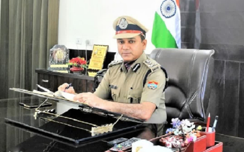 Action: होमगार्ड वर्दी खरीद घोटाले पर सीएम धामी का कड़ा प्रहार, DIG अमिताभ श्रीवास्तव निलंबित