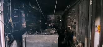 दिलाराम चौक स्थित राज प्लाजा में एक मोबाइल दुकान में लगी भीषण आग